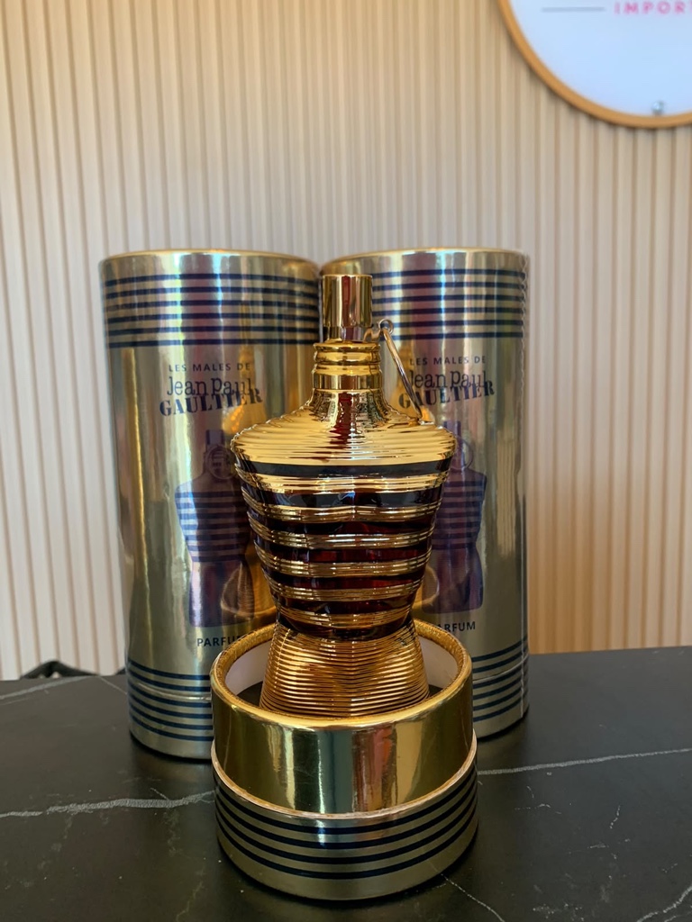 Jean Paul Gaultier Le Male Perfume dorado