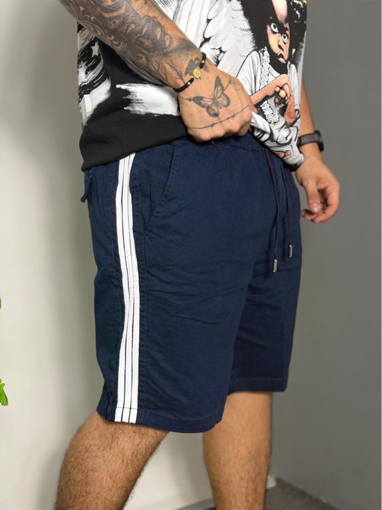 Bermuda Adidas con rayas laterales