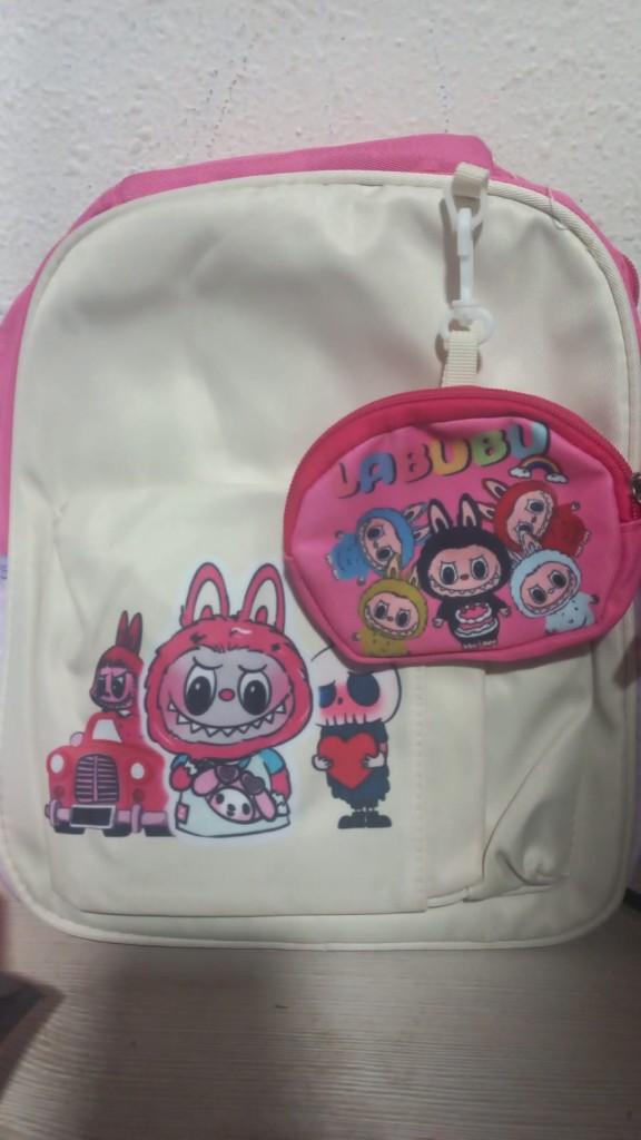 Mochila Labubu con monedero