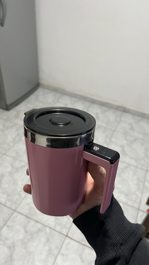 Taza térmica digital con batidora