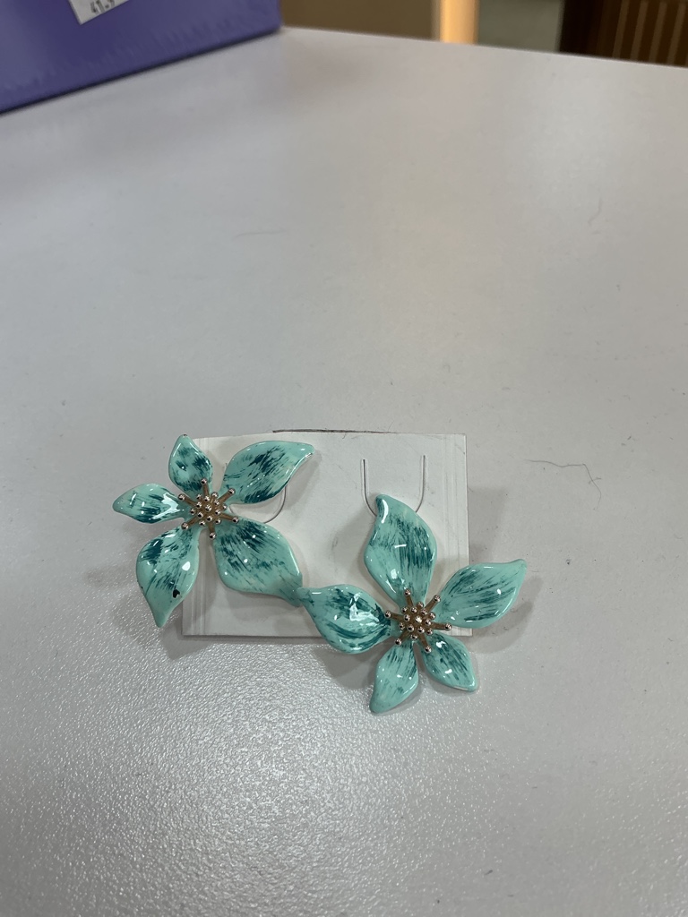 Aretes azules