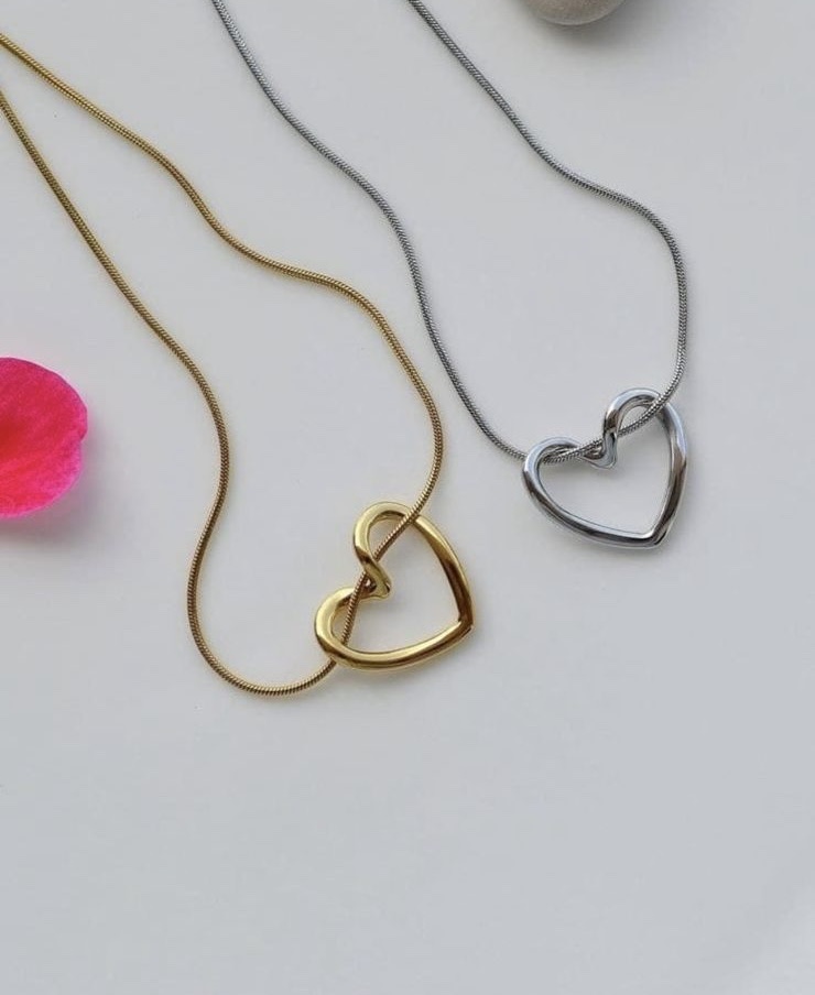 Collar corazón dorado