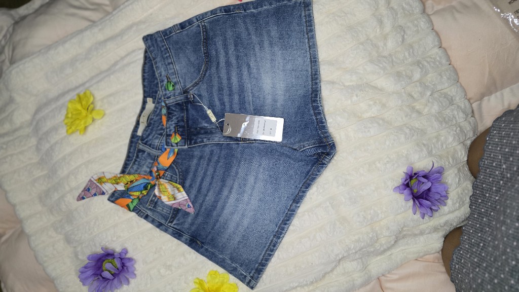Short jeans con pañoleta