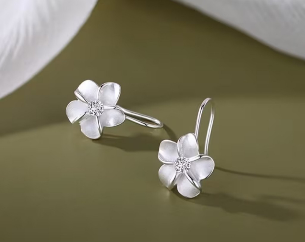 Aros flor plateados