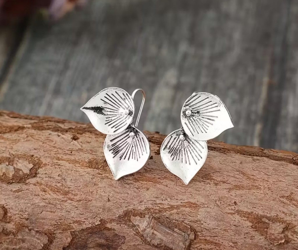 Aros plateados hojas
