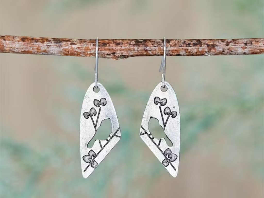 Aros colgantes plateados