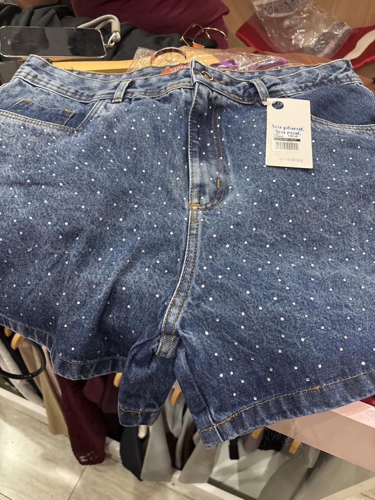 Shorts brilho plus