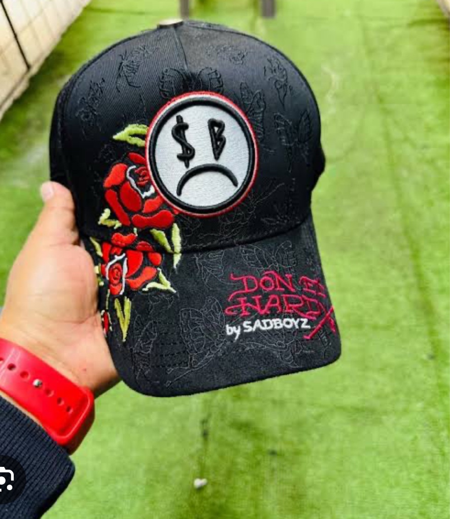 Gorra rosas triste