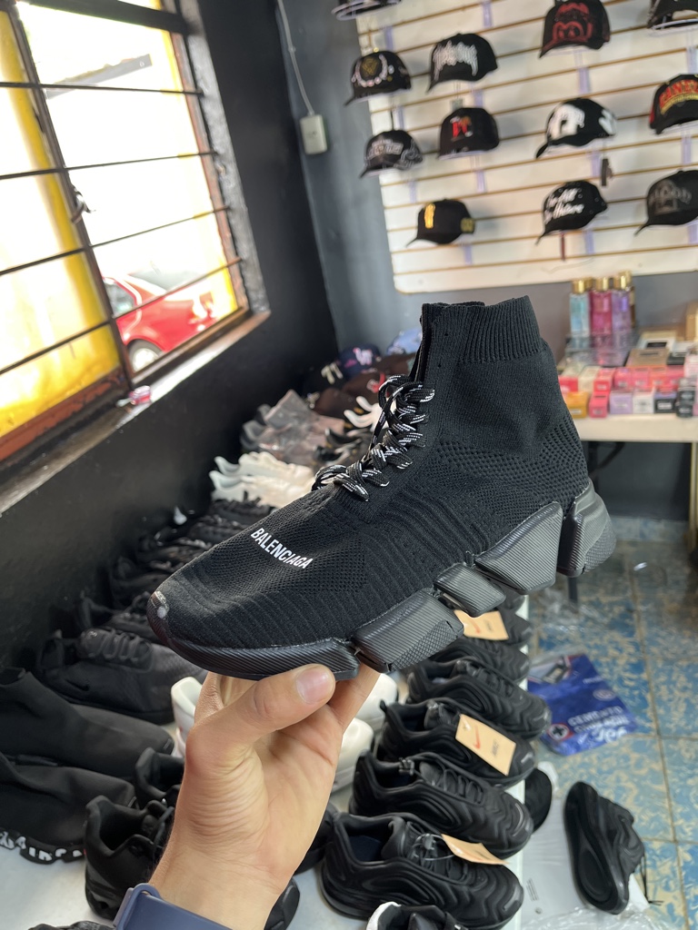 Balenciaga aguajega