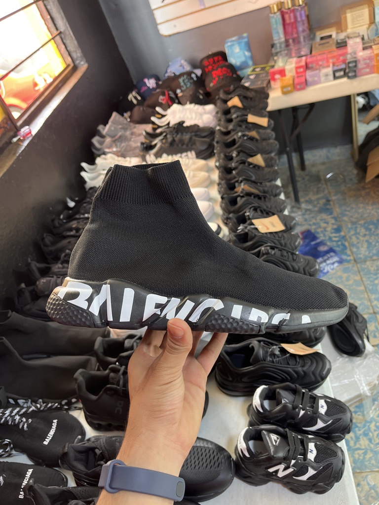 Balenciaga grafiti