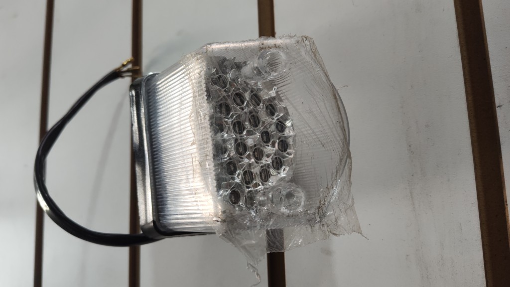 Faro led TRASERO FZ 16