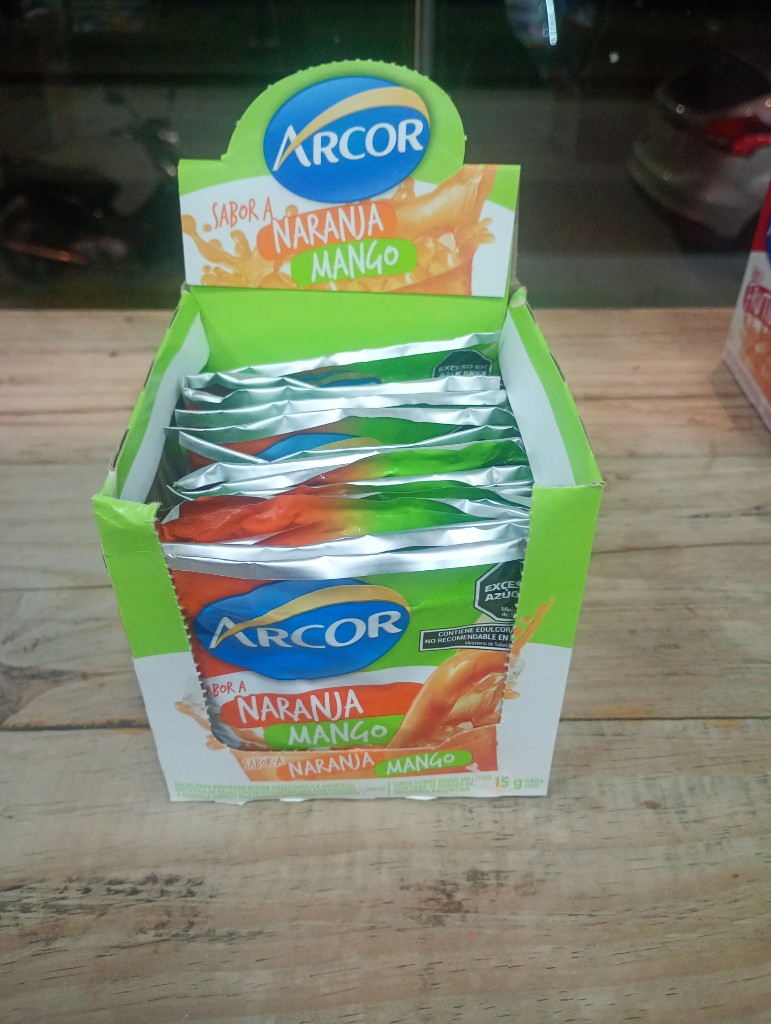 Jugo sobreArcor naranja mango