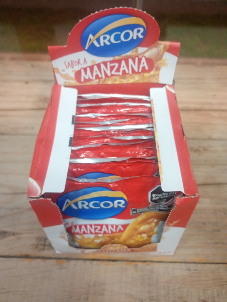 Jugo sobre Arcor manzana