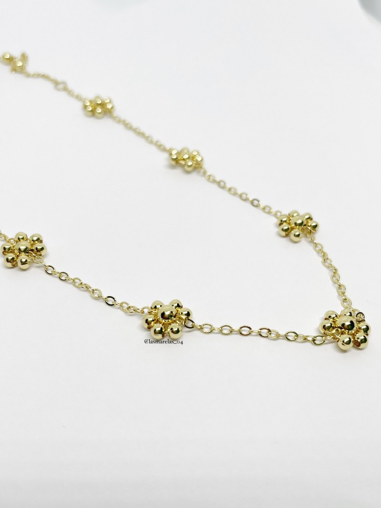 Cadena de flores de puntito