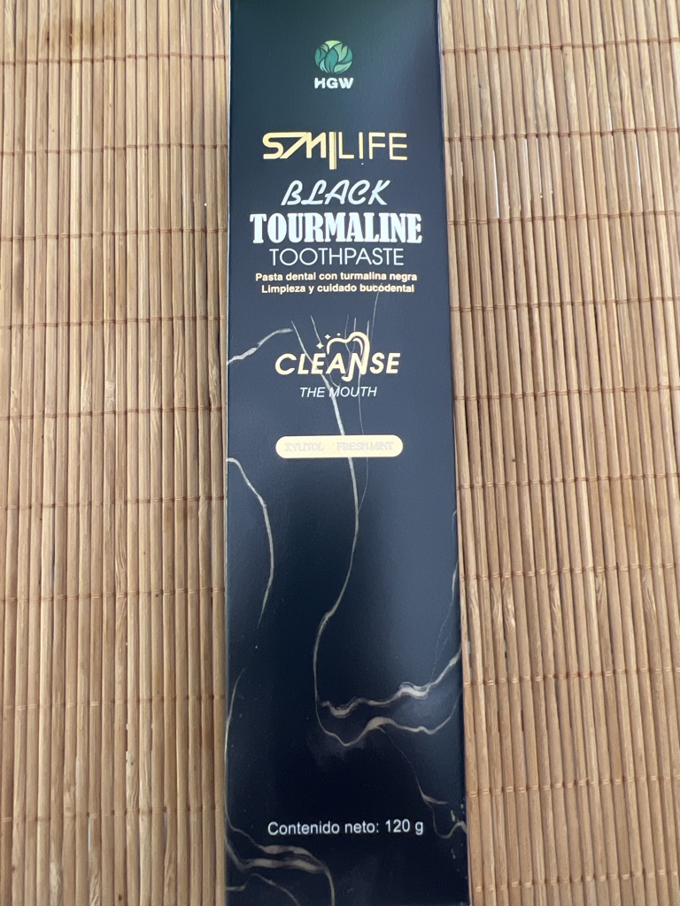 Pasta dental negra