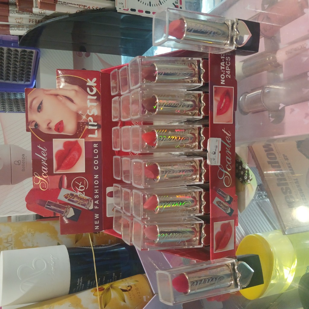 Labial en Barra Fashion Color Scarlet
