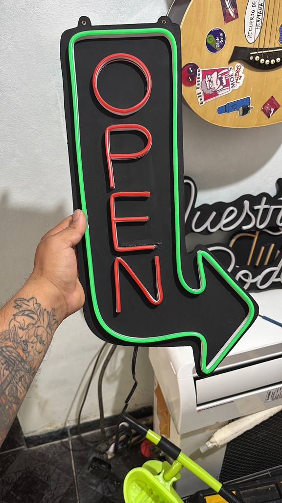 Letrero neón OPEN