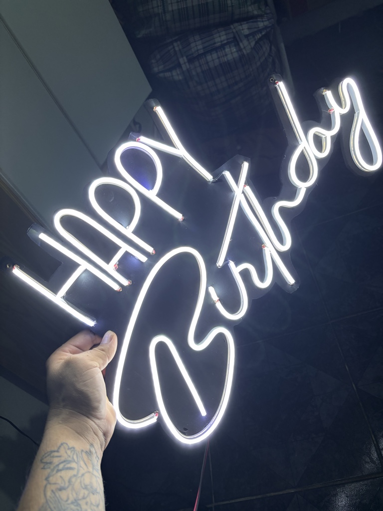 Letrero NEON flex "Happy Birthday"