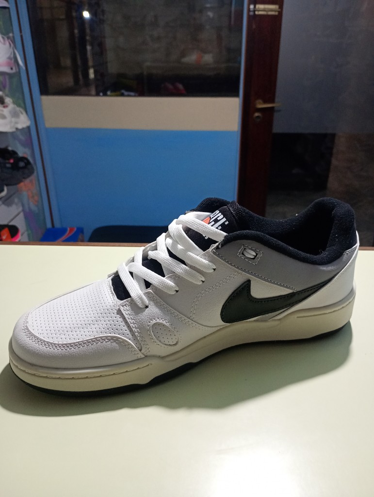 NIKE full force low