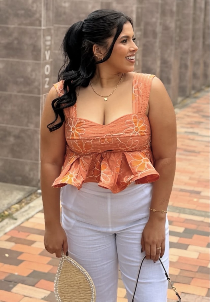 Blusa naranja flores