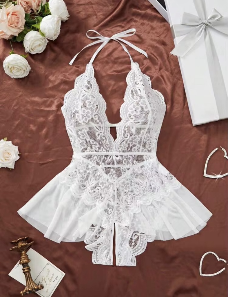Body Lingerie Rendado com Saia de Tule