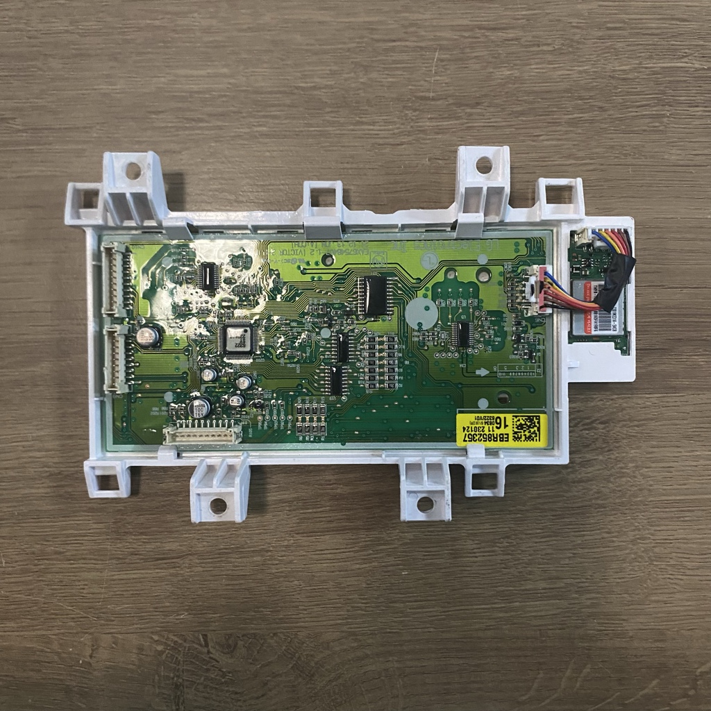 Display EBR85235716