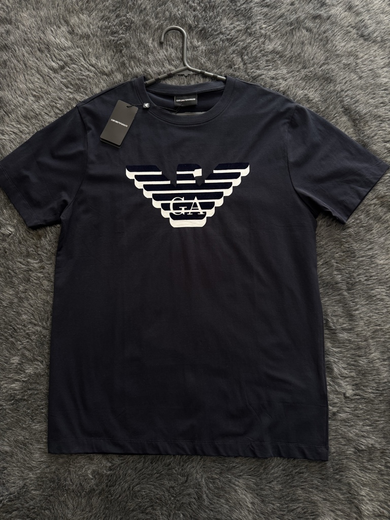 Emporio Armani camiseta negra