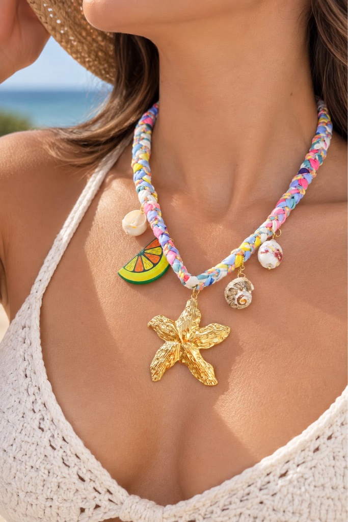 Collar multicolor con dije estrella