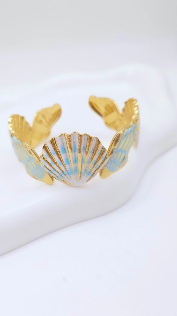 Brazalete  dorado con conchas