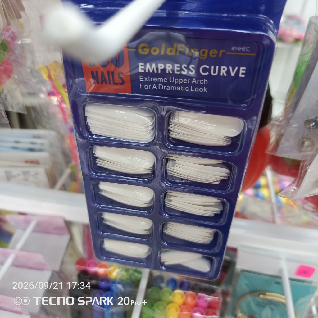 Uñas postizas