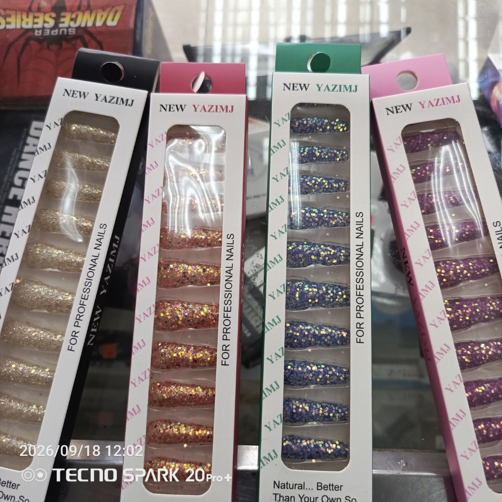 UÑAS PINTADAS DE ADULTO