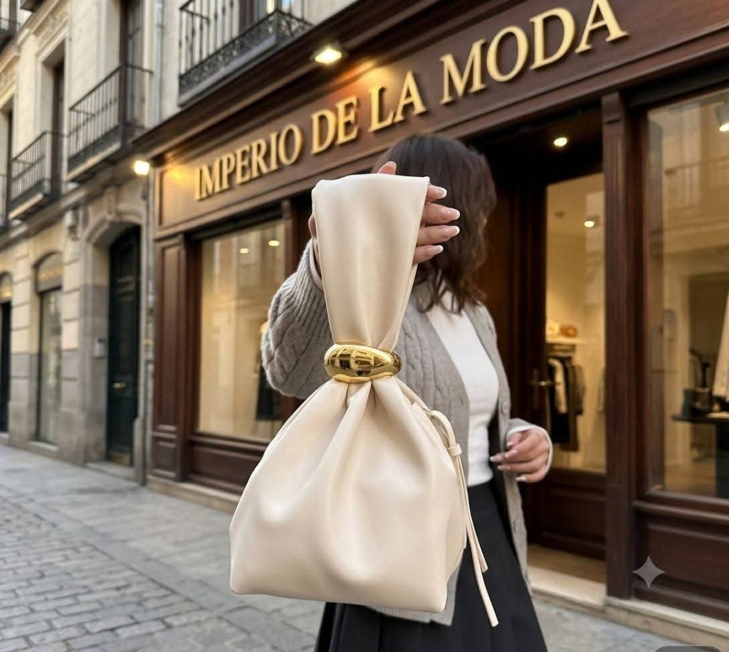 Niche Design Chic ndividual Retro Bolso Pequeño de Mujer Otoño Invierno  Nuevo Bolso Balde Estético y Fácil con Volantes
