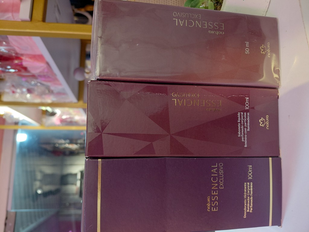 Natura Essencial Exclusivo perfumado femenino wn kit con jabon y crema con partículas luminosas