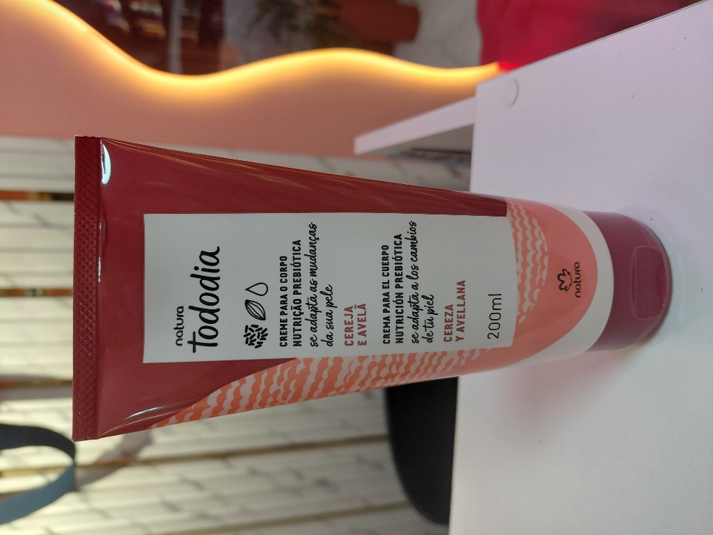 Natura Tododia Crema Cereza y Avellana 200ml
