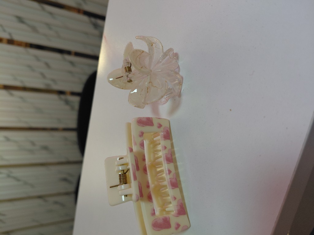 Pinza para cabello rosa corazones