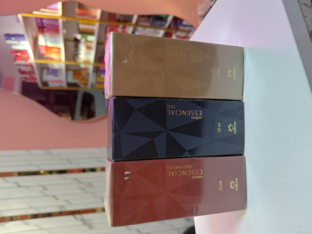 Essencial Oud 25ml femenina 3 variedades