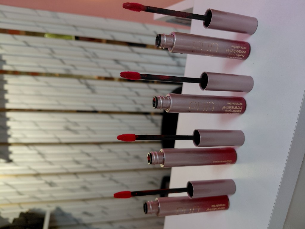 labial mate  una variedad de colores