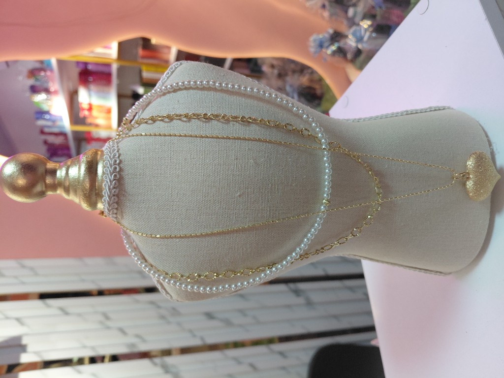 Collares surtidos cada juego a $30000