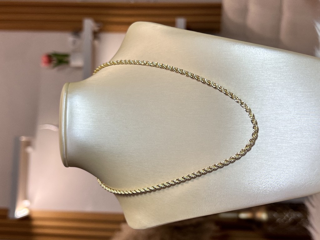Collar tipo laso