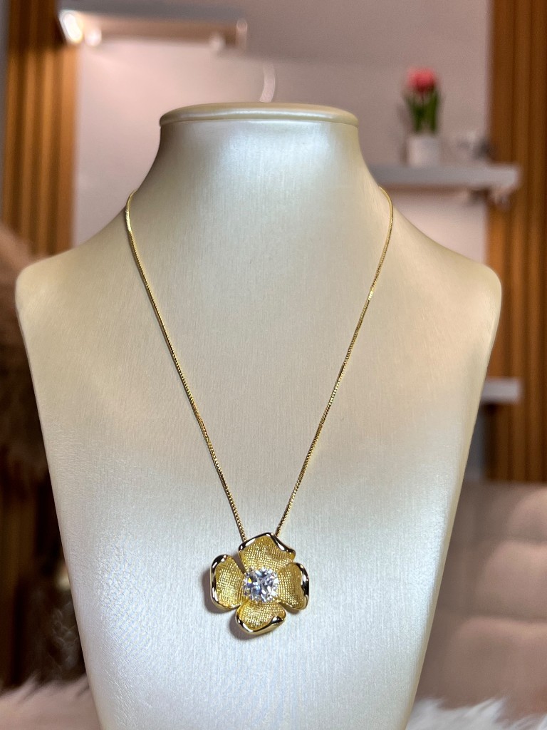 Collar de flor