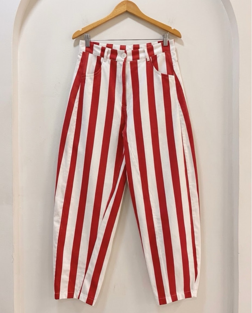 Calça Balloon listrada vermelha e branca