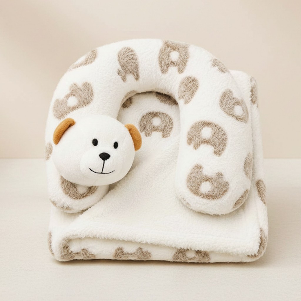 Manta felpuda con almohada elefante beige