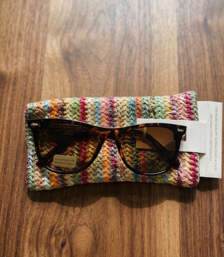 House of Harlowe lentes oscuros