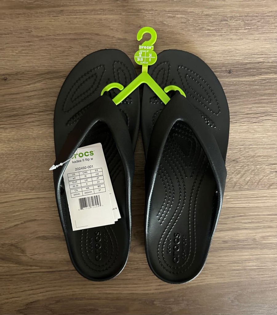 Crocs negras sandalias