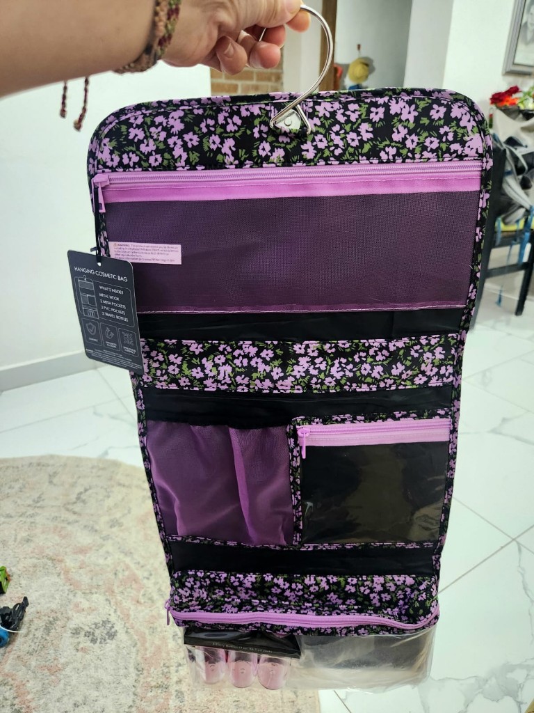 Bolsa cosmetica colgante morada floral