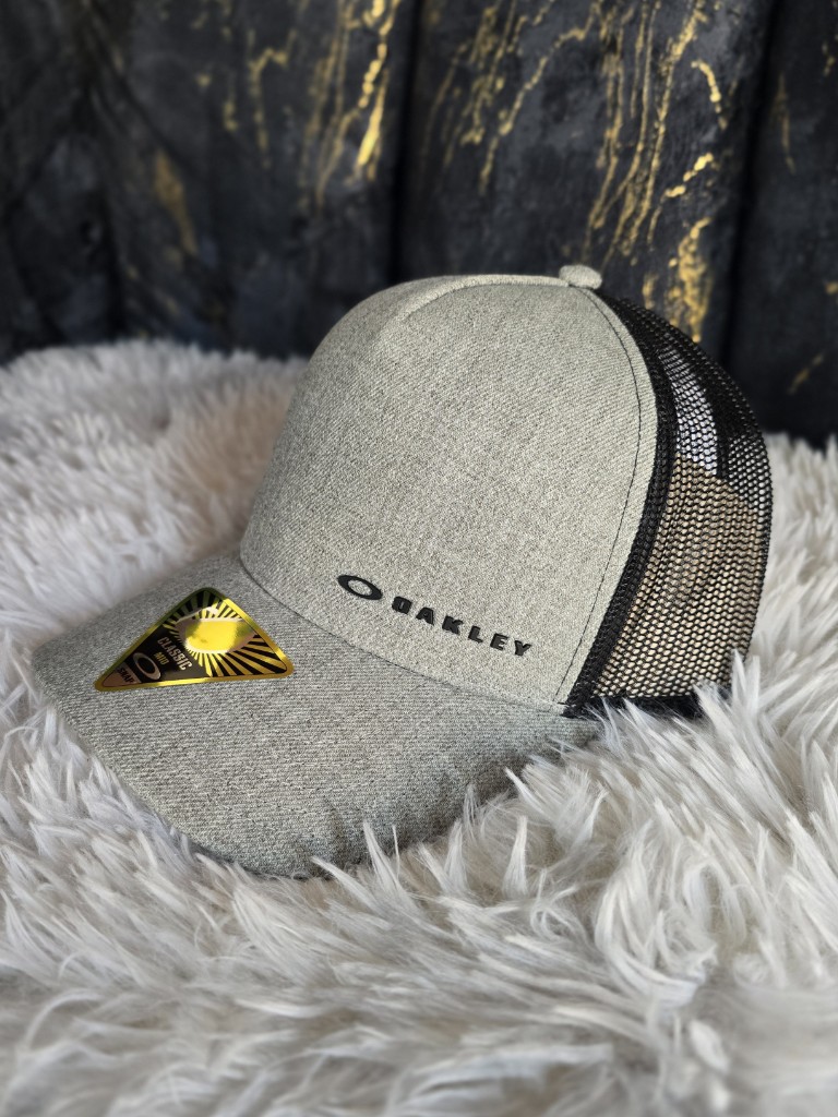 Oakley Trucker Gris
