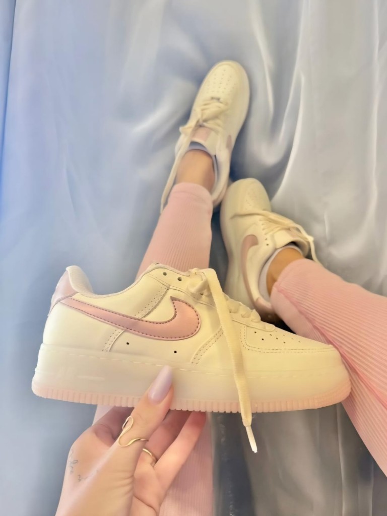Nike Air Force rosas y blanca