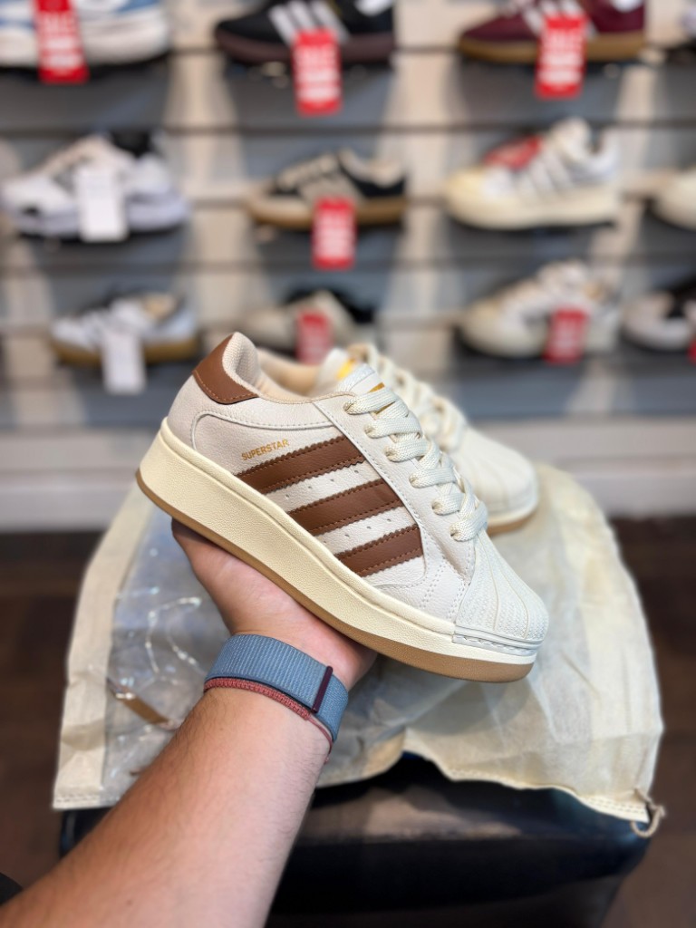 Adidas Superstar beige