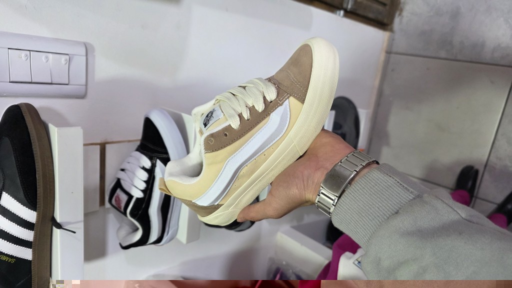 Vans beige negras sneakers