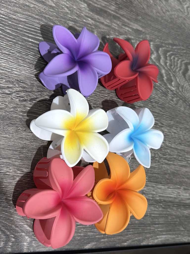 Pinzas mates de flores de colores